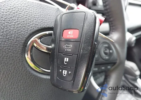 2021 Toyota Rav4 Xle z USA, uszkodzony, nr VIN 2T3P1RFV6MC220622